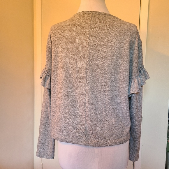 Gray Ruffle Sleeve Long Sleeve Top - Picture 3 of 3